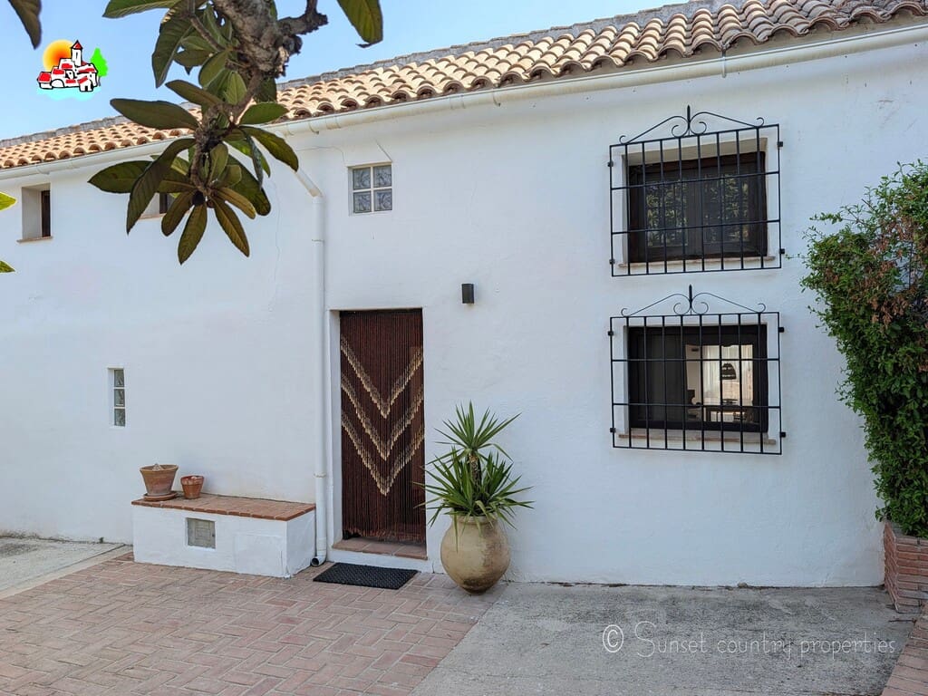 7 soverom Finca/Herregård til salgs i Ventorros de San Jose med svømmebasseng garasje - € 399 000 (Ref: 10145267)