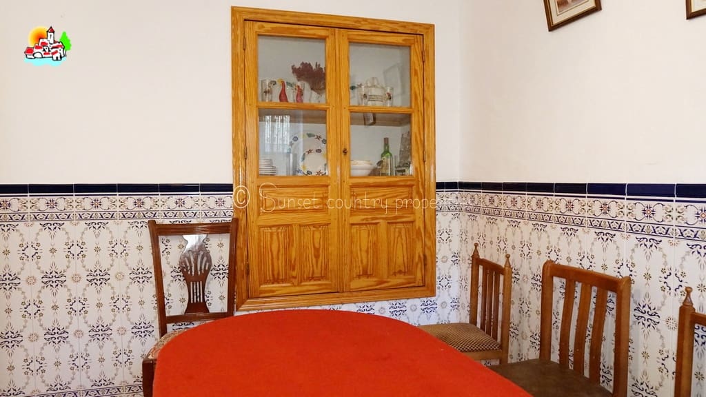 4 bedroom Finca/Country House for sale in Algarinejo with garage - € 169,000 (Ref: 10145268)