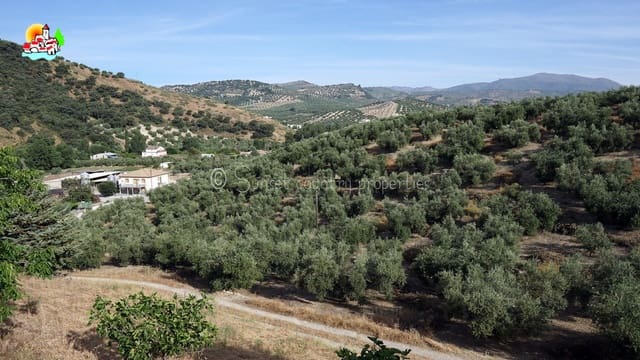 4 bedroom Finca/Country House for sale in Algarinejo with garage - € 169,000 (Ref: 10145268)