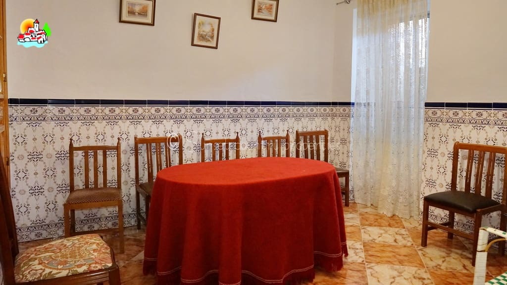 4 bedroom Finca/Country House for sale in Algarinejo with garage - € 169,000 (Ref: 10145268)