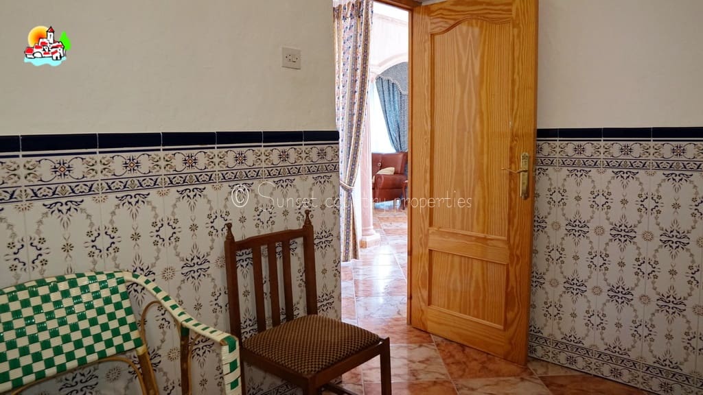 4 bedroom Finca/Country House for sale in Algarinejo with garage - € 169,000 (Ref: 10145268)