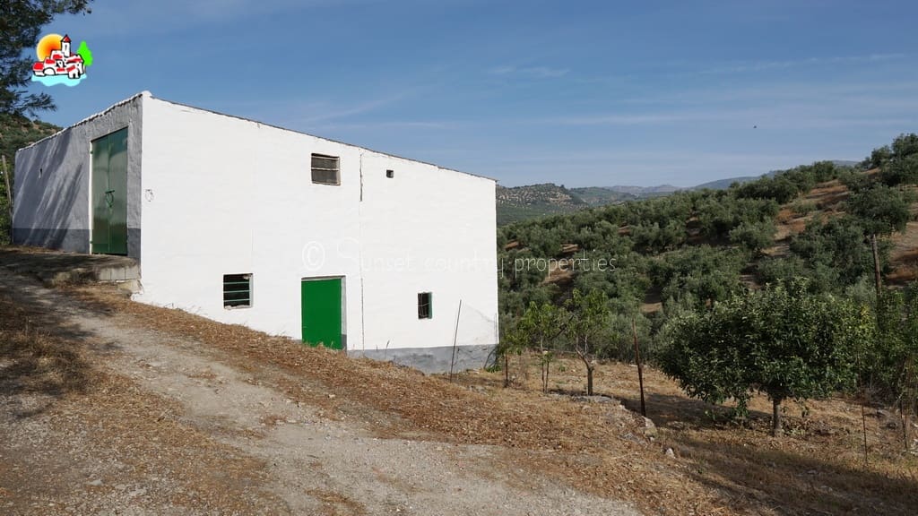 4 bedroom Finca/Country House for sale in Algarinejo with garage - € 169,000 (Ref: 10145268)