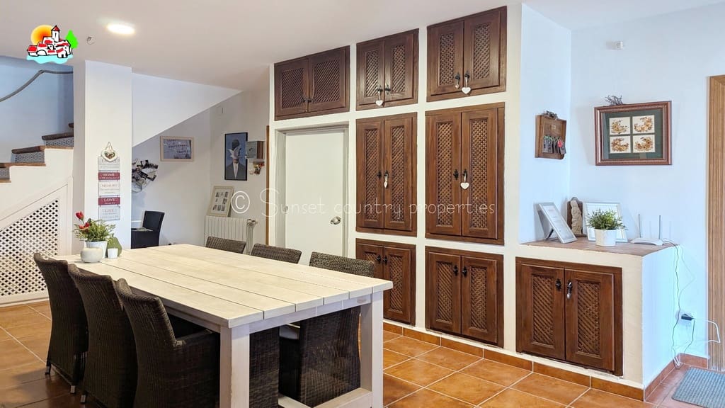 9 bedroom Guesthouse/B & B for sale in Iznajar with pool garage - € 890,000 (Ref: 10145269)