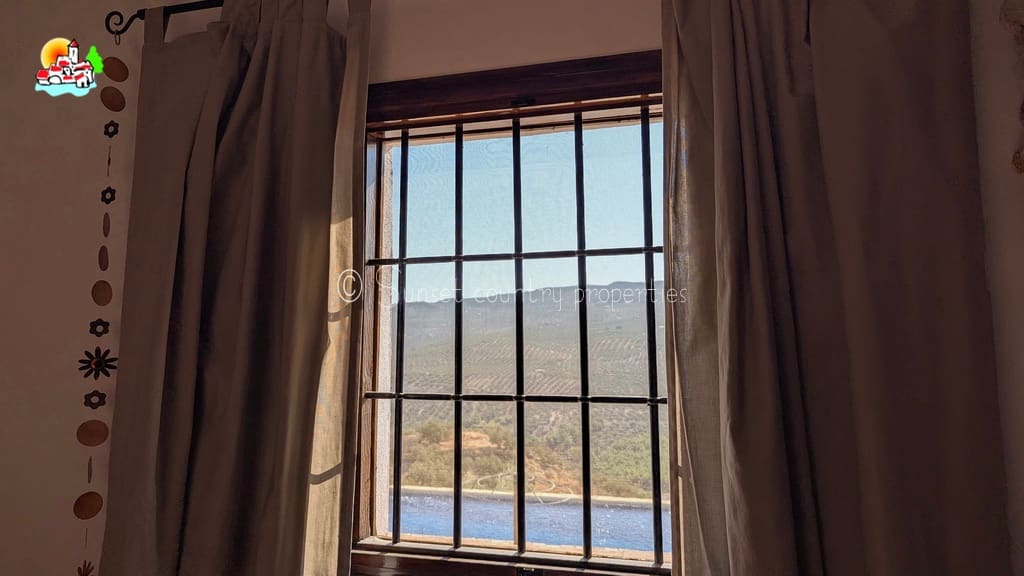 9 bedroom Guesthouse/B & B for sale in Iznajar with pool garage - € 890,000 (Ref: 10145269)