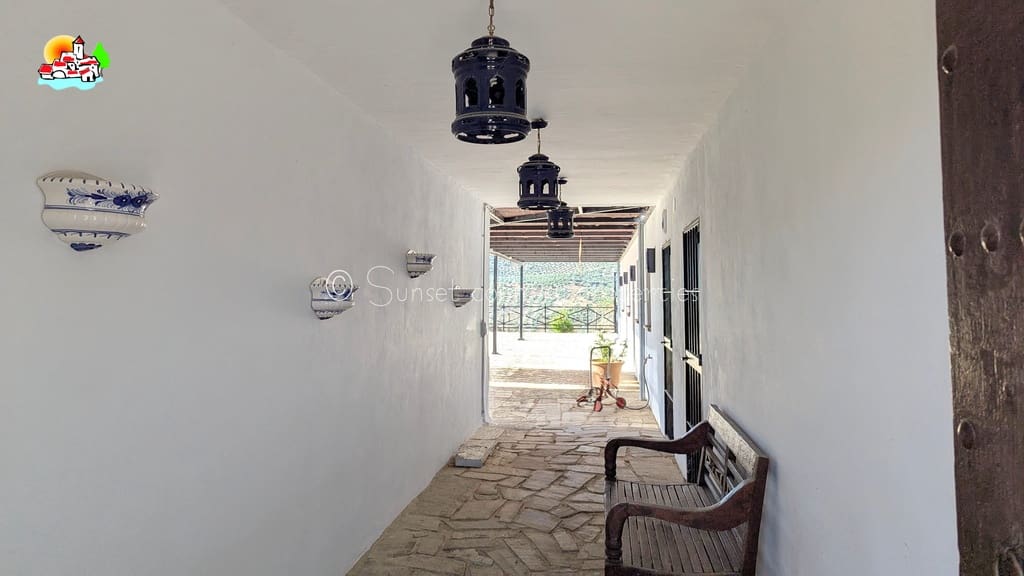 9 bedroom Guesthouse/B & B for sale in Iznajar with pool garage - € 890,000 (Ref: 10145269)