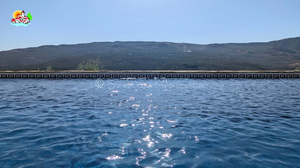 9 bedroom Guesthouse/B & B for sale in Iznajar with pool garage - € 890,000 (Ref: 10145269)