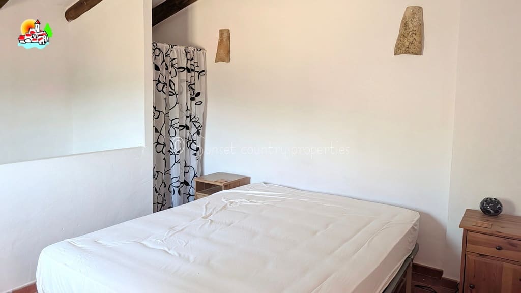 3 bedroom Finca/Country House for sale in Algarinejo with garage - € 169,000 (Ref: 10145271)