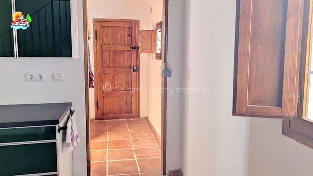 3 bedroom Finca/Country House for sale in Algarinejo with garage - € 169,000 (Ref: 10145271)
