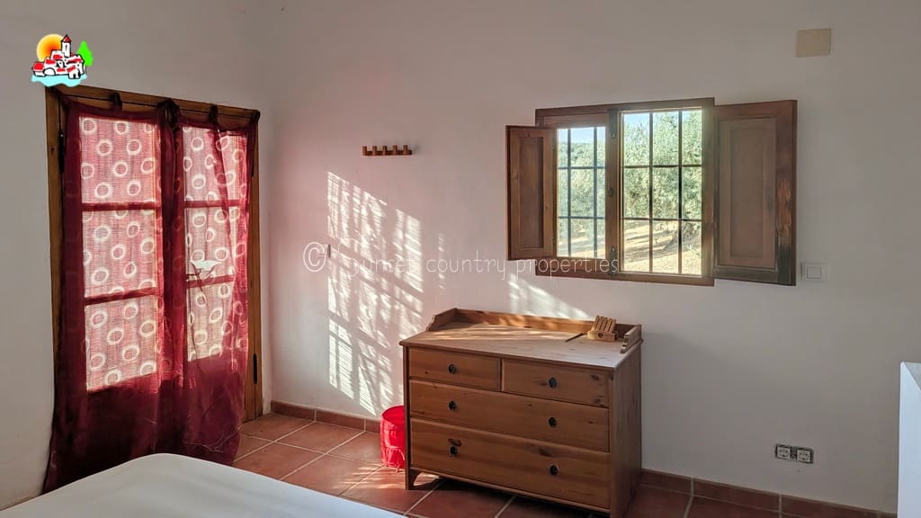 3 bedroom Finca/Country House for sale in Algarinejo with garage - € 169,000 (Ref: 10145271)
