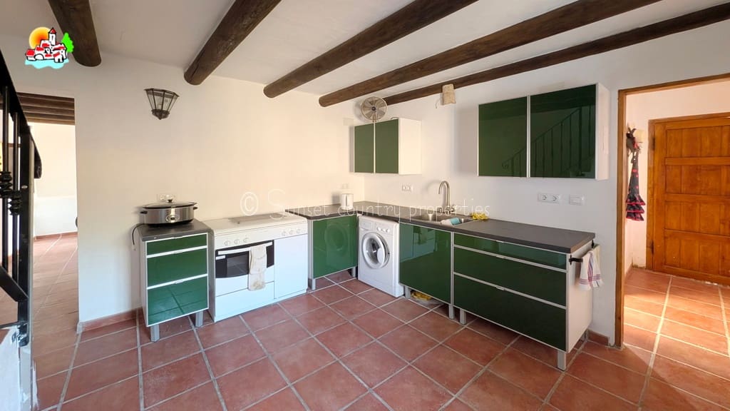 3 bedroom Finca/Country House for sale in Algarinejo with garage - € 169,000 (Ref: 10145271)