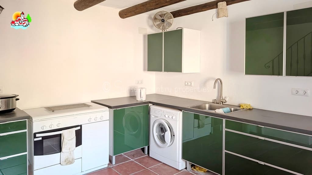 3 bedroom Finca/Country House for sale in Algarinejo with garage - € 169,000 (Ref: 10145271)