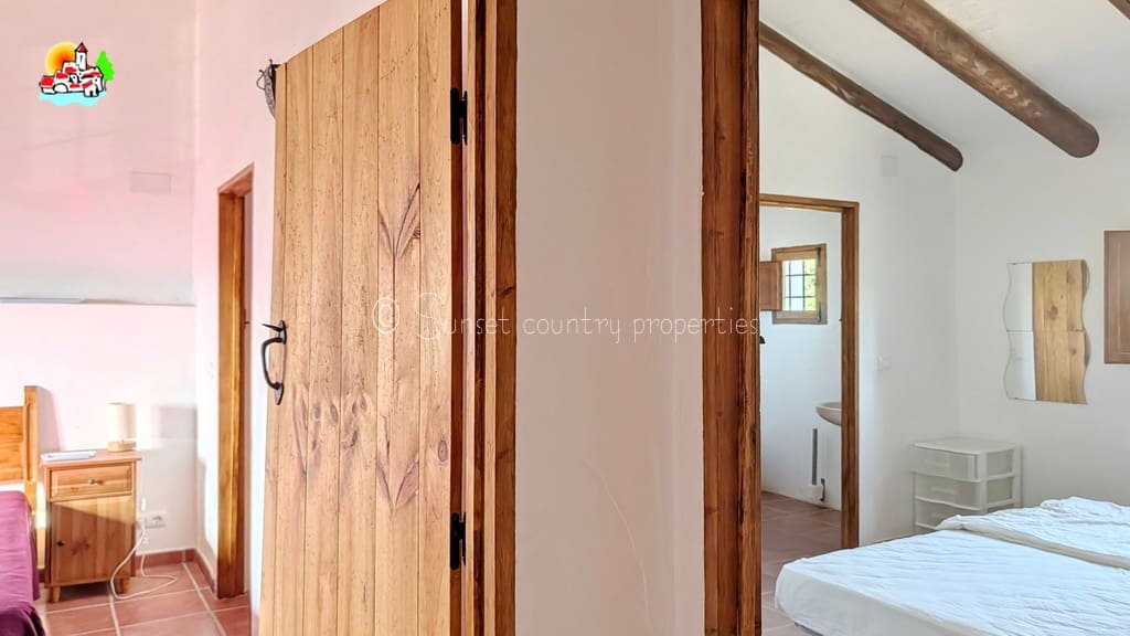 3 bedroom Finca/Country House for sale in Algarinejo with garage - € 169,000 (Ref: 10145271)