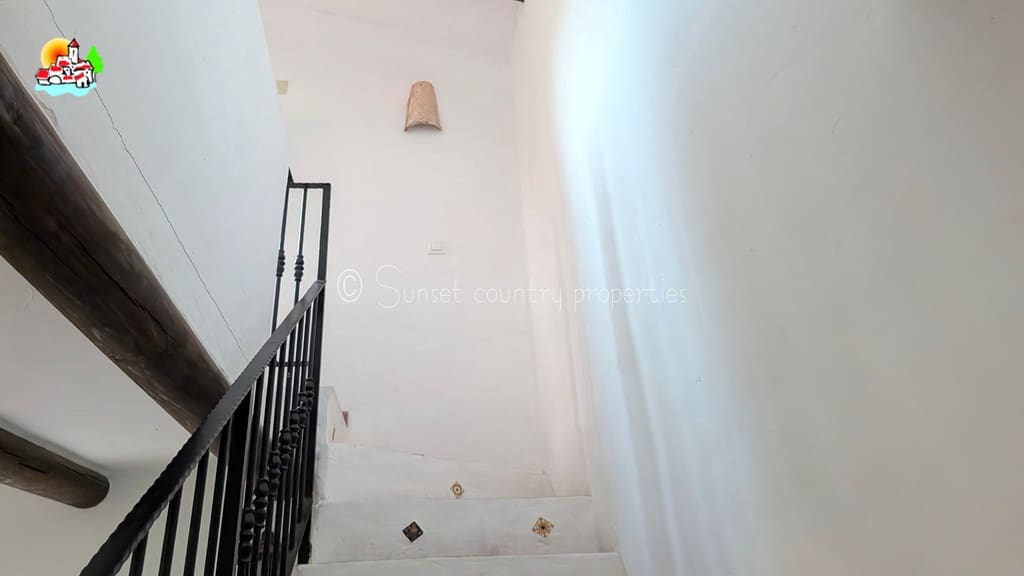 3 bedroom Finca/Country House for sale in Algarinejo with garage - € 169,000 (Ref: 10145271)