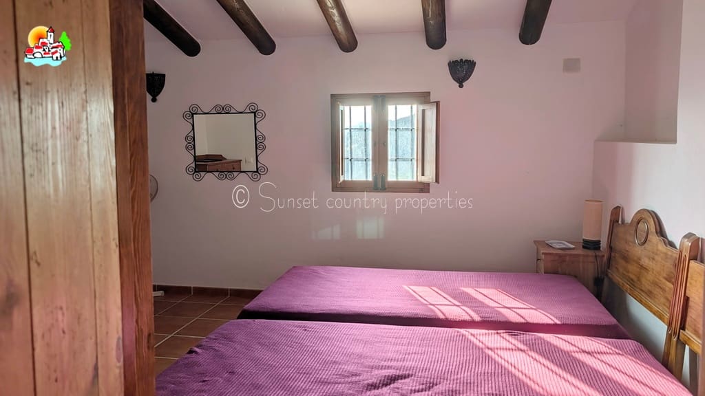3 bedroom Finca/Country House for sale in Algarinejo with garage - € 169,000 (Ref: 10145271)