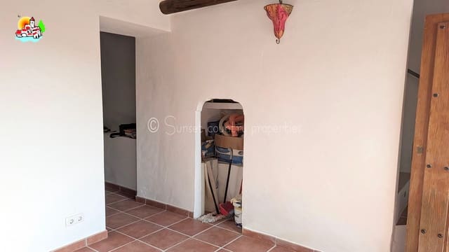 3 bedroom Finca/Country House for sale in Algarinejo with garage - € 169,000 (Ref: 10145271)