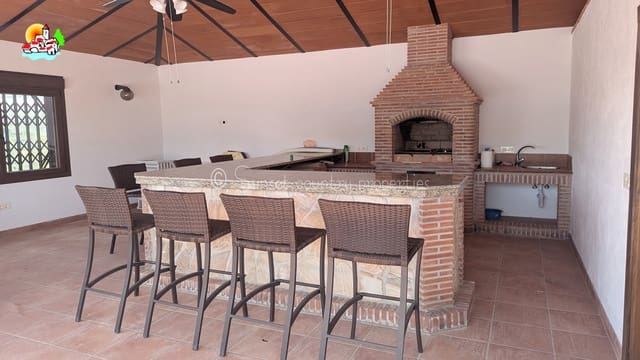 4 soverom Finca/Herregård til salgs i Fuente Camacho, Loja med svømmebasseng garasje - € 649 950 (Ref: 10145280)