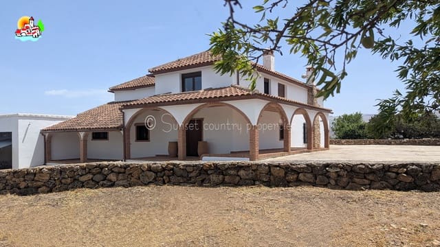 4 soverom Finca/Herregård til salgs i Fuente Camacho, Loja med svømmebasseng garasje - € 649 950 (Ref: 10145280)