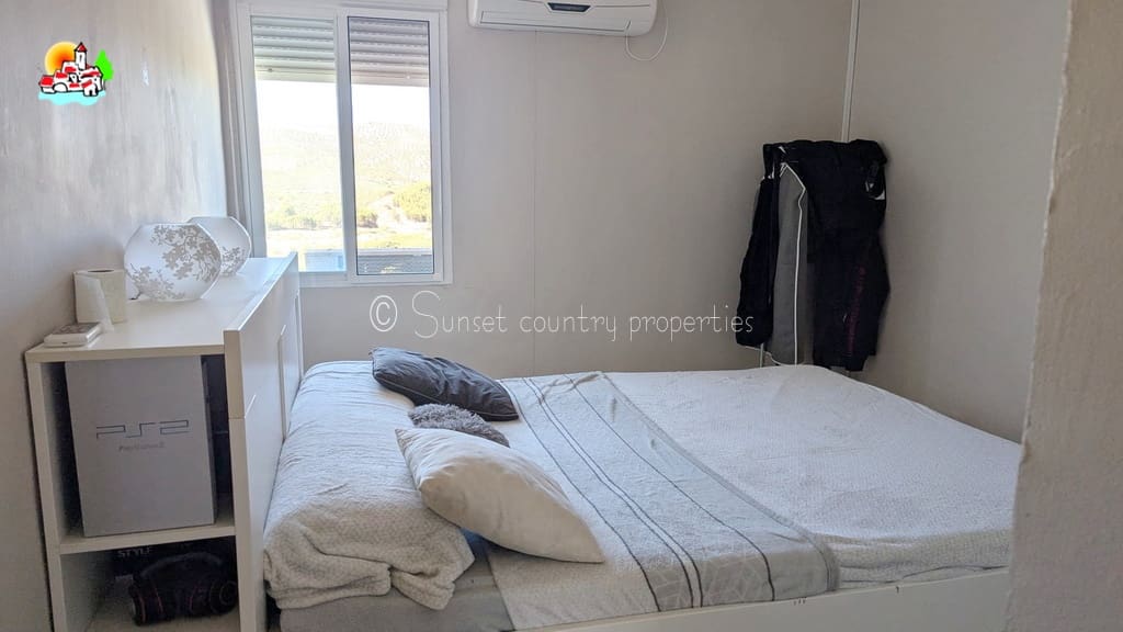 3 soveværelse Lejlighed til salg i Iznajar - € 69.900 (Ref: 10145286)