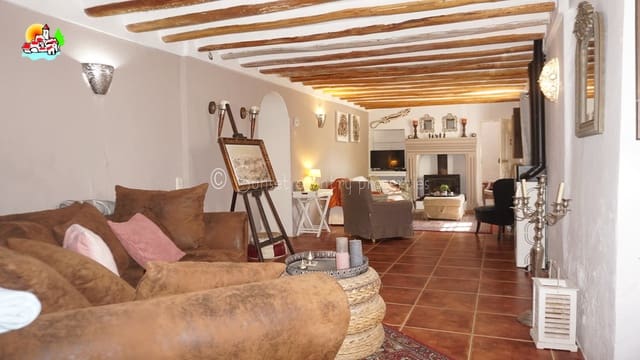 6 quarto Quinta/Casa Rural para venda em Archidona com piscina garagem - 425 000 € (Ref: 10145287)