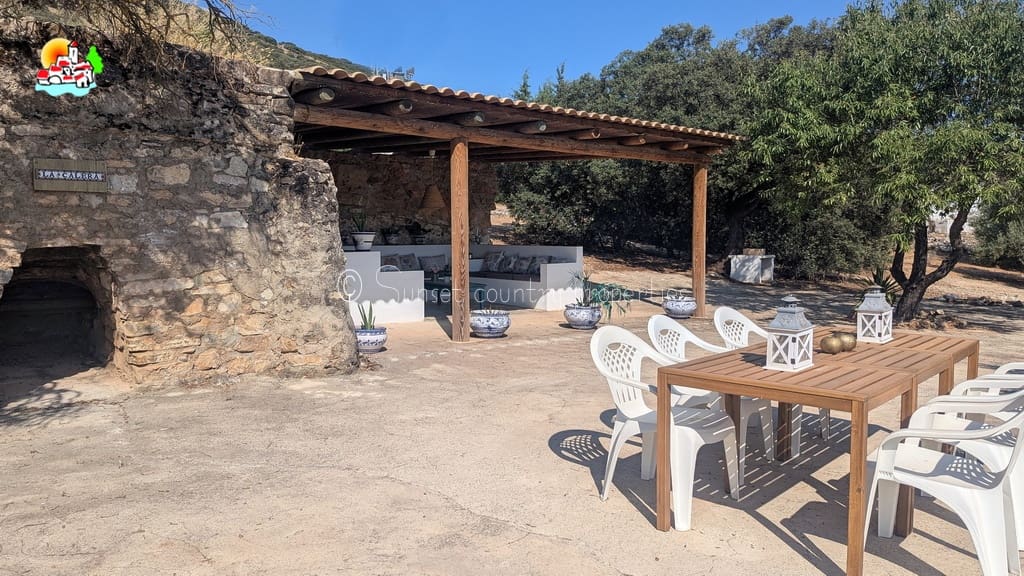 6 quarto Quinta/Casa Rural para venda em Archidona com piscina garagem - 425 000 € (Ref: 10145287)