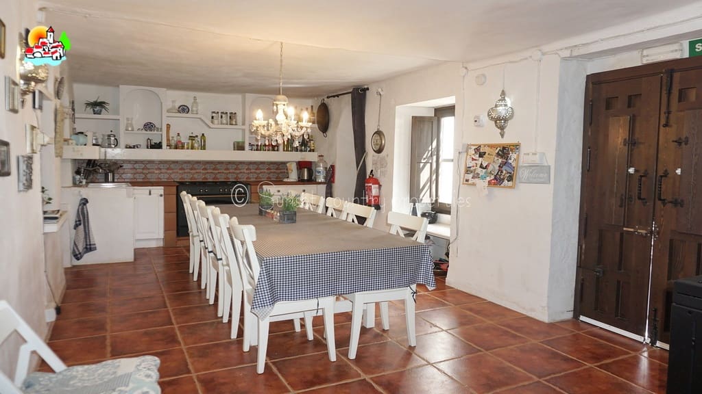 6 quarto Quinta/Casa Rural para venda em Archidona com piscina garagem - 425 000 € (Ref: 10145287)