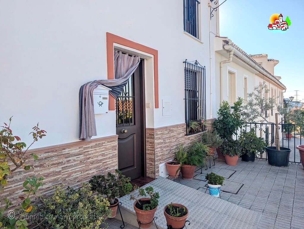 3 bedroom Townhouse for sale in Archidona - € 145,000 (Ref: 10184139)