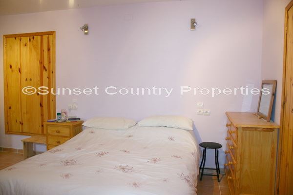 2 soverom Hus til salgs i Iznájar - € 64 000 (Ref: 2975185)