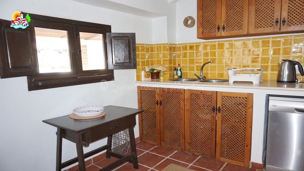 6 quarto Quinta/Casa Rural para venda em Iznajar com piscina - 465 000 € (Ref: 6935154)