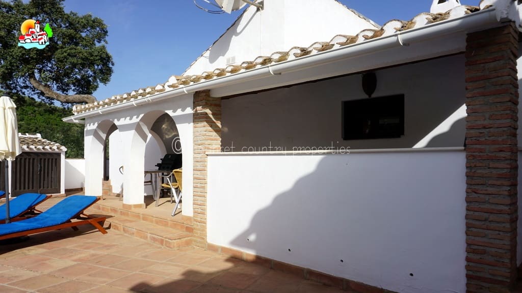 6 quarto Quinta/Casa Rural para venda em Iznajar com piscina - 465 000 € (Ref: 6935154)