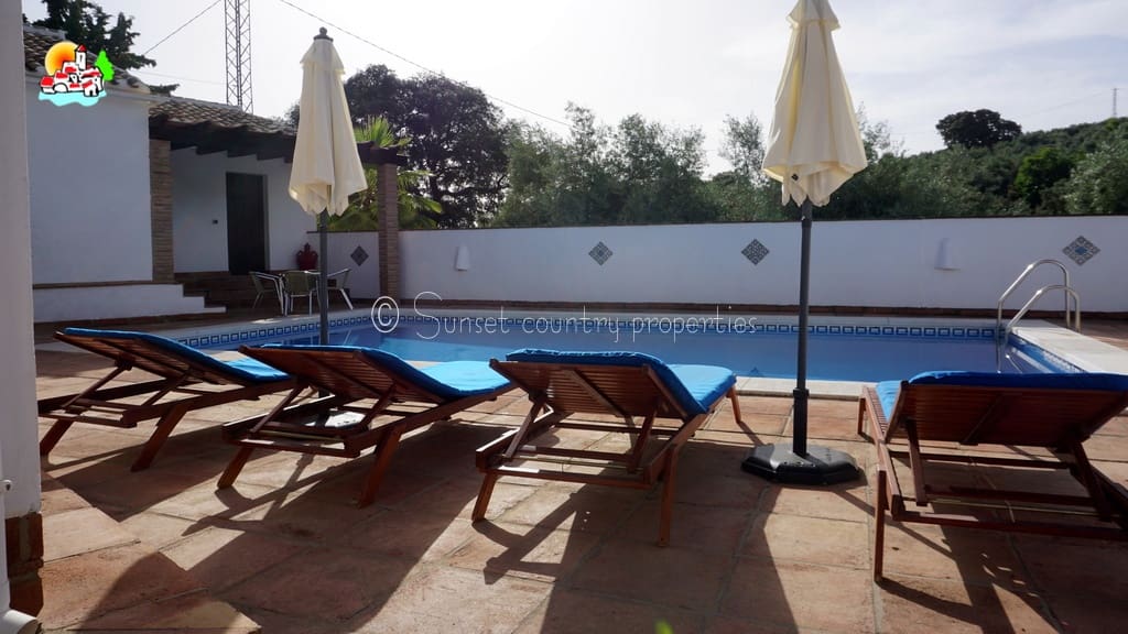 6 quarto Quinta/Casa Rural para venda em Iznajar com piscina - 465 000 € (Ref: 6935154)