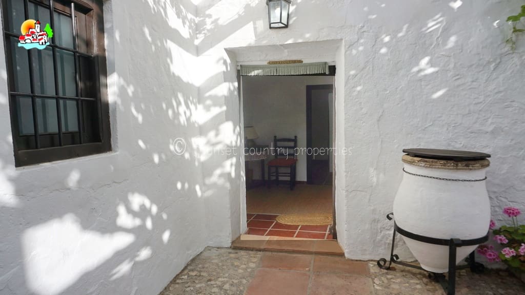 6 quarto Quinta/Casa Rural para venda em Iznajar com piscina - 465 000 € (Ref: 6935154)