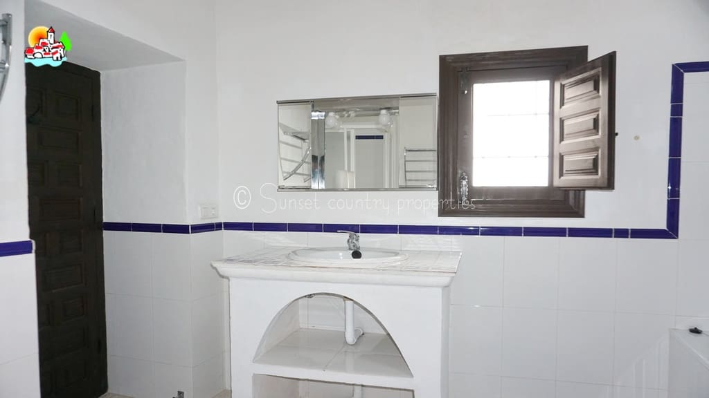 6 quarto Quinta/Casa Rural para venda em Iznajar com piscina - 465 000 € (Ref: 6935154)