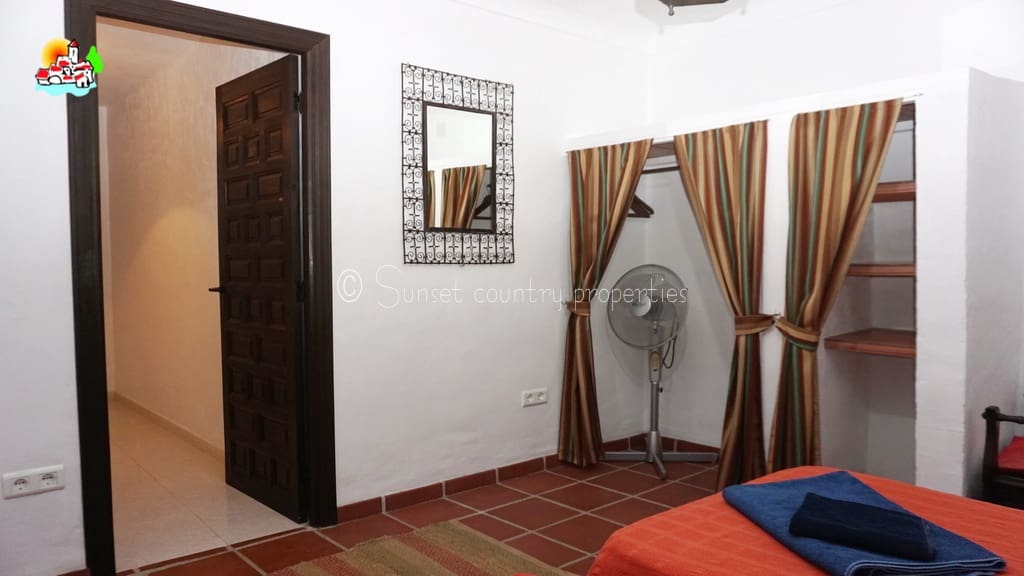 6 quarto Quinta/Casa Rural para venda em Iznajar com piscina - 465 000 € (Ref: 6935154)