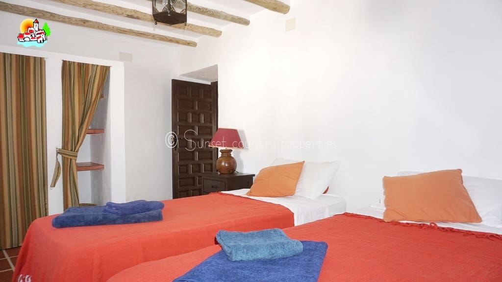 6 quarto Quinta/Casa Rural para venda em Iznajar com piscina - 465 000 € (Ref: 6935154)