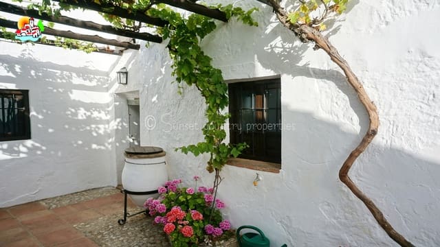 6 bedroom Finca/Country House for sale in Iznájar with pool - € 465,000 (Ref: 6935154)