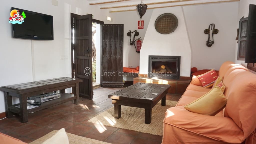 6 quarto Quinta/Casa Rural para venda em Iznajar com piscina - 465 000 € (Ref: 6935154)