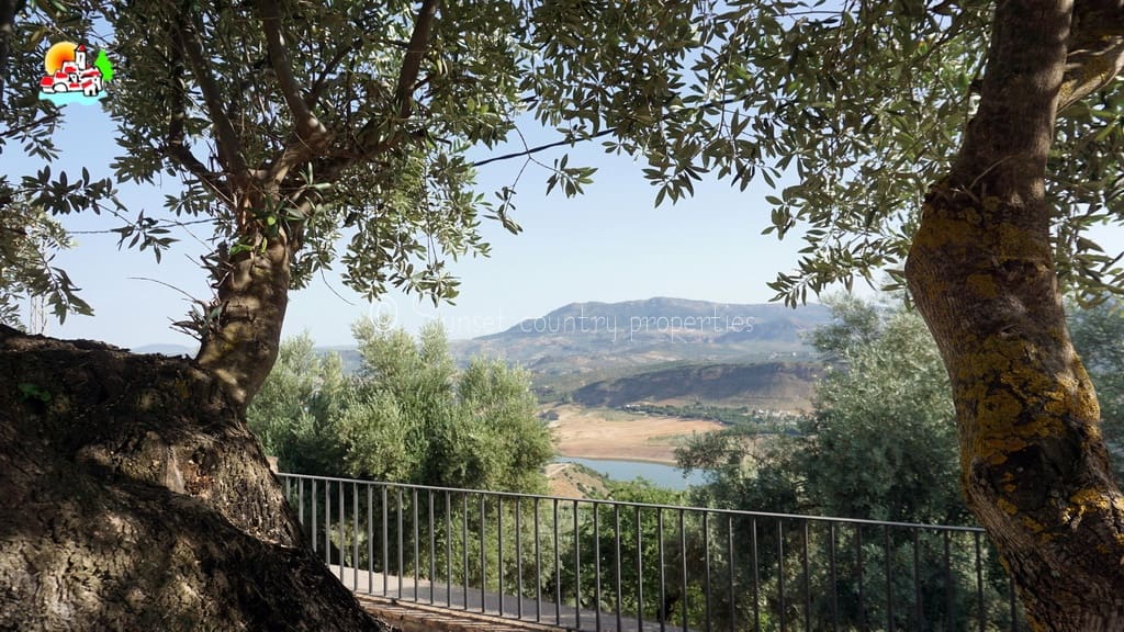 6 quarto Quinta/Casa Rural para venda em Iznajar com piscina - 465 000 € (Ref: 6935154)