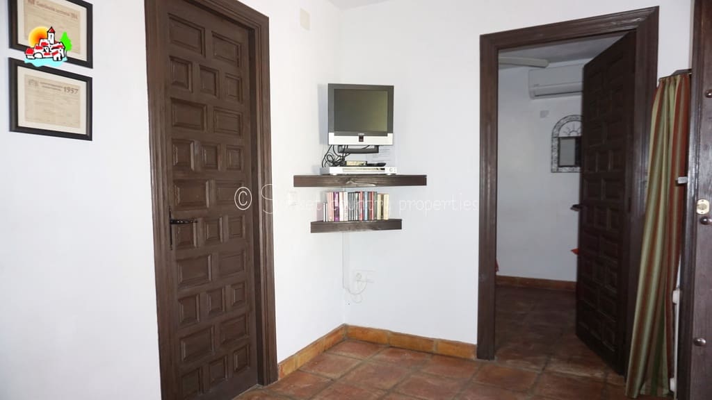 6 quarto Quinta/Casa Rural para venda em Iznajar com piscina - 465 000 € (Ref: 6935154)