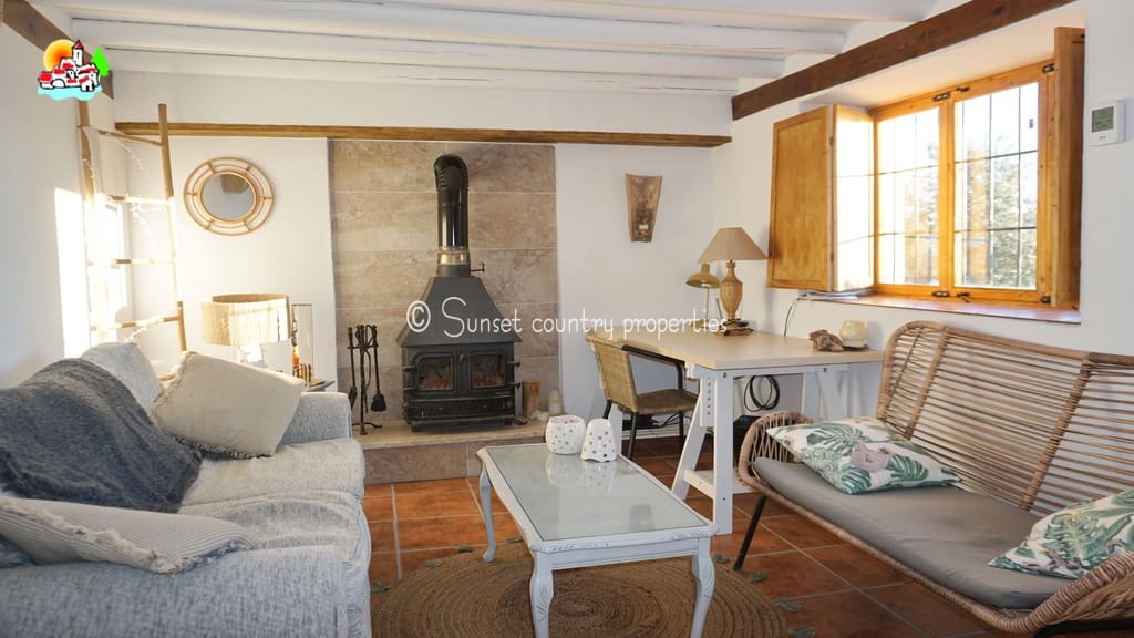 4 soveværelse Finca/Landehus til salg i Iznajar - € 189.000 (Ref: 8008042)