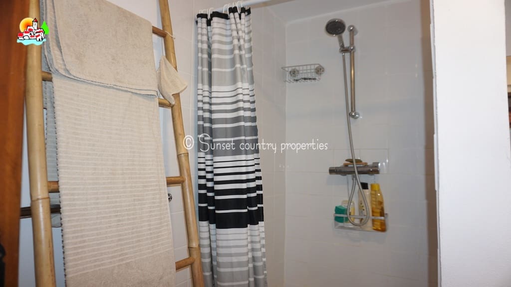 4 soveværelse Finca/Landehus til salg i Iznajar - € 189.000 (Ref: 8008042)