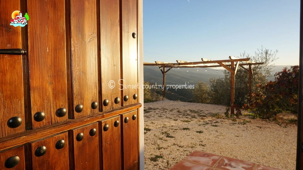 4 soveværelse Finca/Landehus til salg i Iznajar - € 189.000 (Ref: 8008042)