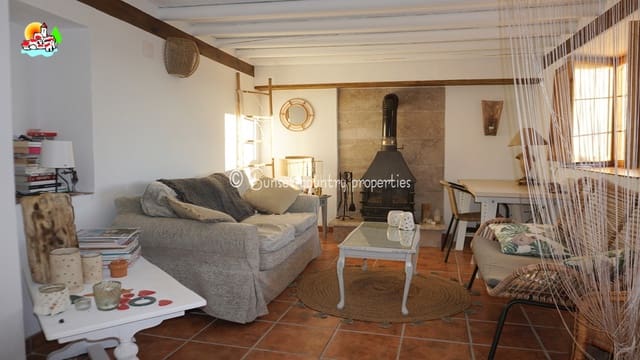 4 soveværelse Finca/Landehus til salg i Iznájar - € 189.000 (Ref: 8008042)