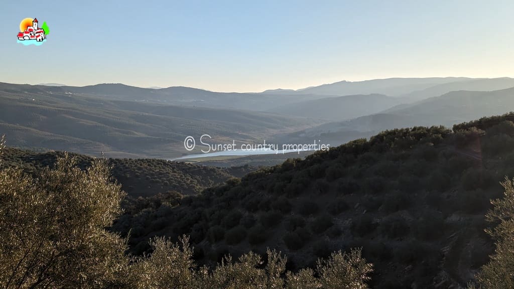 4 soveværelse Finca/Landehus til salg i Iznajar - € 189.000 (Ref: 8008042)