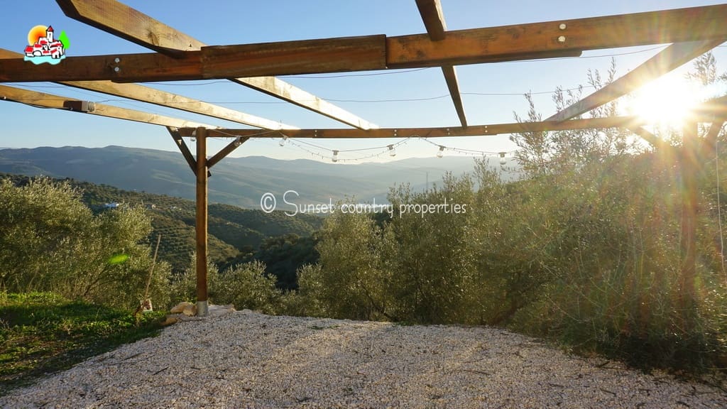 4 soveværelse Finca/Landehus til salg i Iznajar - € 189.000 (Ref: 8008042)