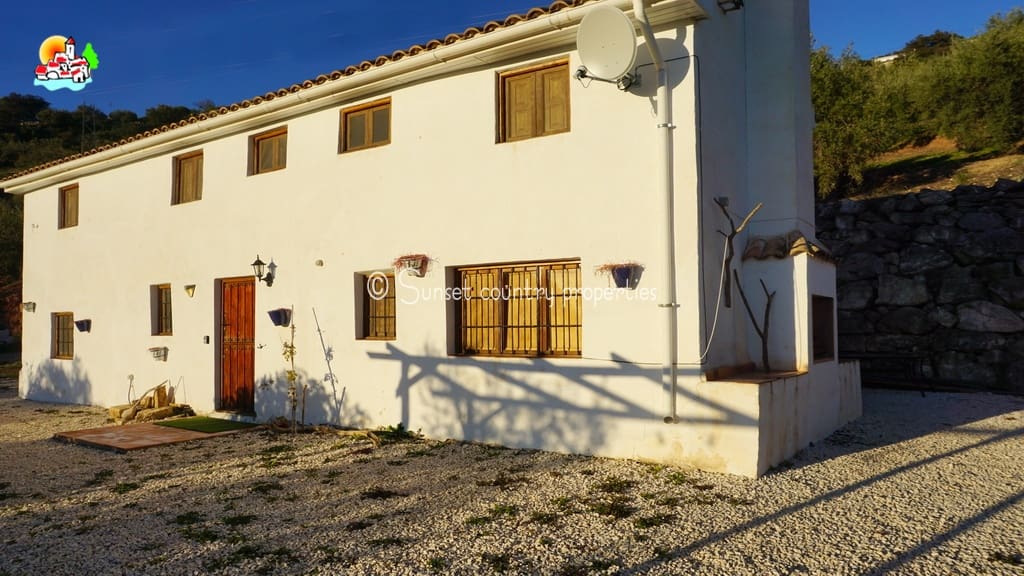 4 soveværelse Finca/Landehus til salg i Iznajar - € 189.000 (Ref: 8008042)