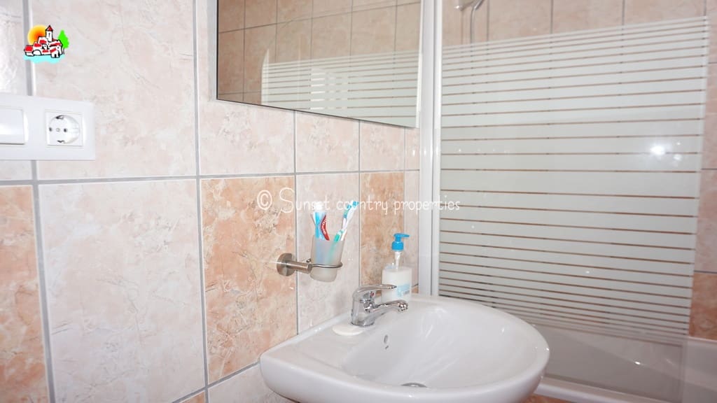 3 soveværelse Byhus til salg i Villanueva de Algaidas - € 79.999 (Ref: 8246618)