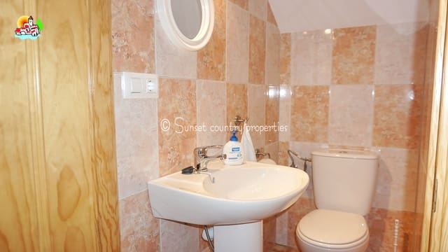 3 soveværelse Byhus til salg i Villanueva de Algaidas - € 79.999 (Ref: 8246618)