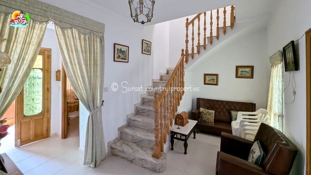 4 quarto Casa em Banda para venda em Iznájar - 129 000 € (Ref: 8513796)