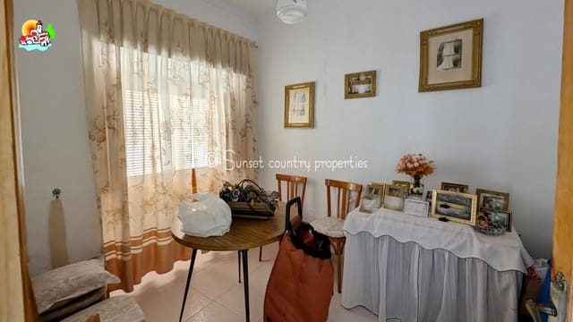 4 quarto Casa em Banda para venda em Iznájar - 129 000 € (Ref: 8513796)
