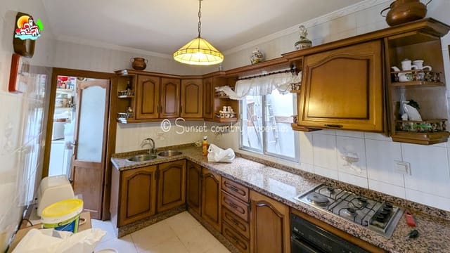 4 quarto Casa em Banda para venda em Iznájar - 129 000 € (Ref: 8513796)